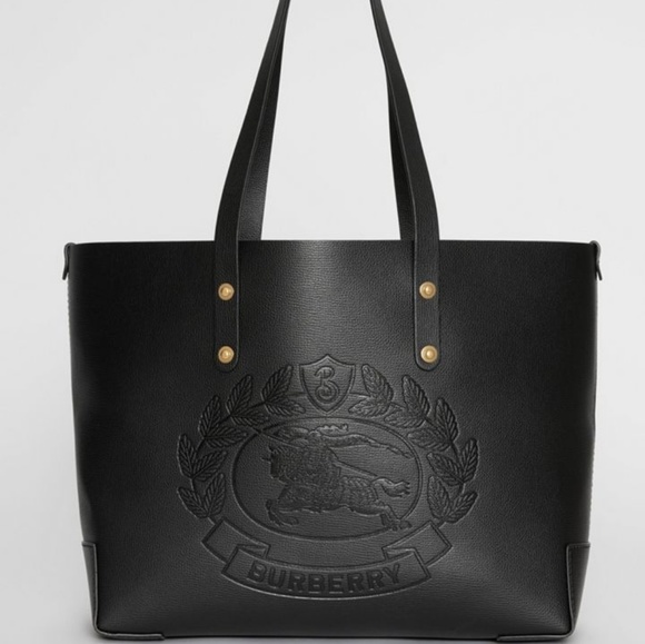 Burberry Handbags - Burberry tote brand new